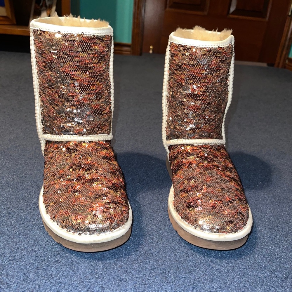 UGG BOOTS! ROSE GOLD SEQUIN